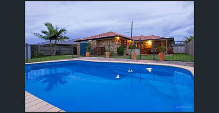 🏡 Comfortable Living in a Convenient Location – 61 Teak Street, Rothwell - Photo 2