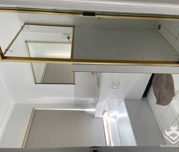 Shared acreage home- Room rent only - Photo 2