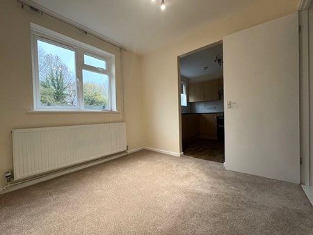 3 bedroom terraced to rent - Photo 3