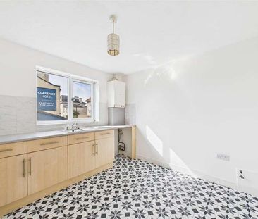 Roklis Corner, Albion Street, New Brfightobn, CH45 - Photo 2