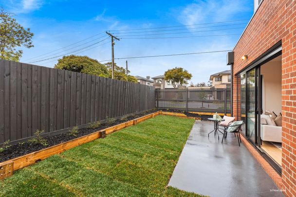 Brand new and very spacious - Photo 1