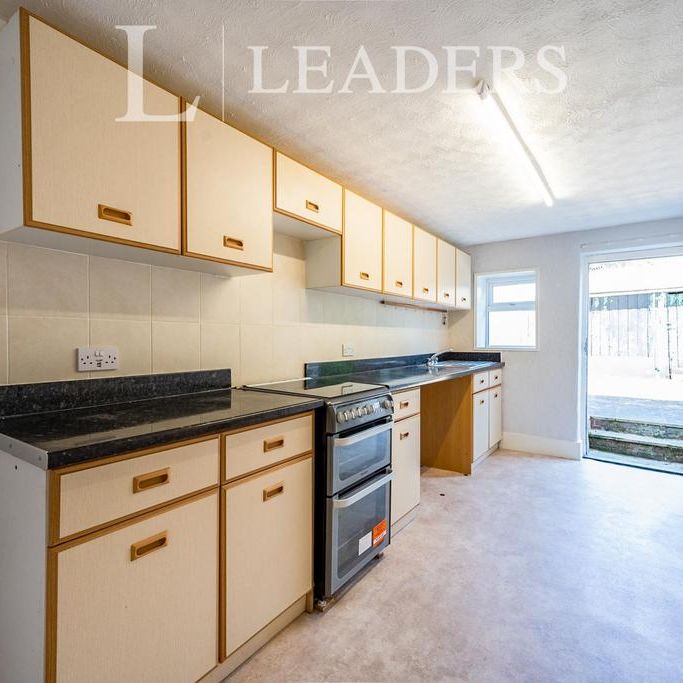 2 bedroom flat to rent - Photo 1