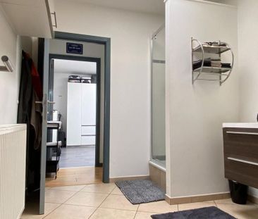 Appartement te huur in Haine-Saint-Pierre voor € 900 met 4 slaapkamers - Foto 1