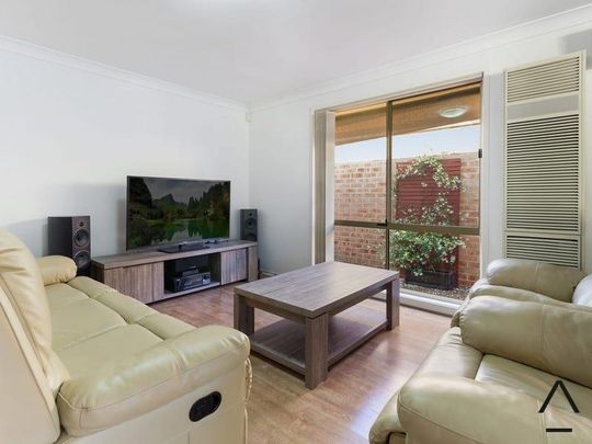 8 Jenolan Court, Wattle Grove NSW 2173 - House For Rent | Domain - Photo 1