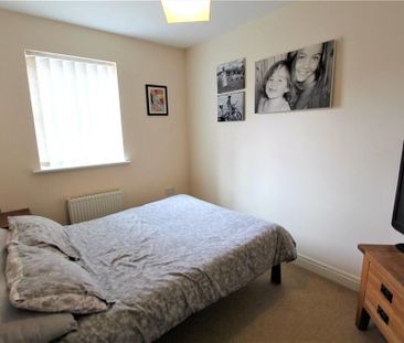 3 bedroom mews to rent - Photo 5