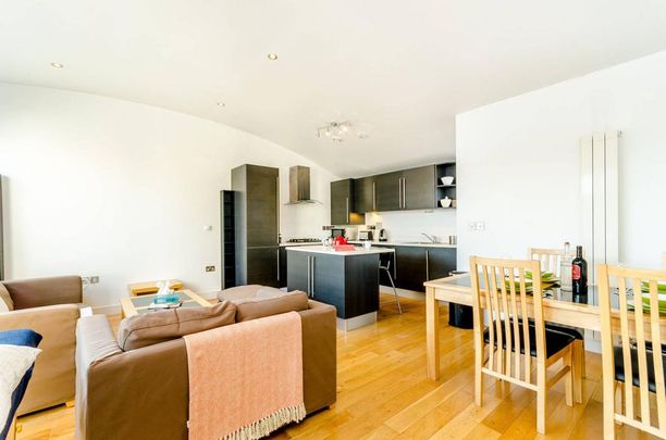 2 bedroom maisonette to rent - Photo 1