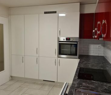 Appartement rénové de 4.5 pièces en centre-ville de Payerne - Foto 5
