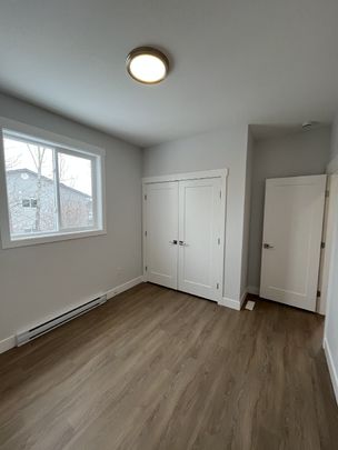 WHITTAKER 2 - A - 8710 - Photo 1