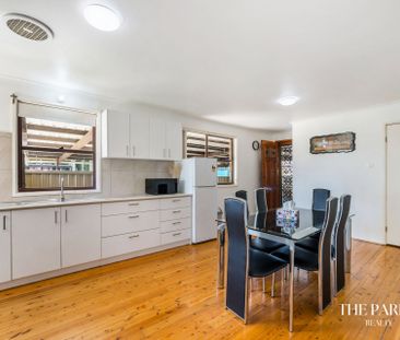 4 Rickard Road, Bossley Park – Updated Family Home for Rent - Photo 5