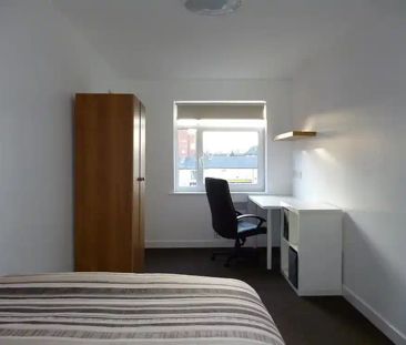 2 Bed Flats - Photo 2