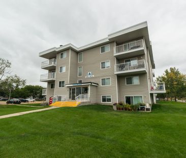 West Edmonton Court - Photo 4