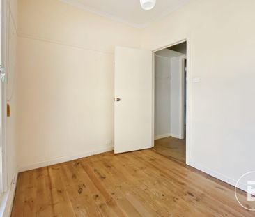 SPACIOUS FAMILY HOME WITH PLENTY OF BACKYARD SPACE - Photo 2