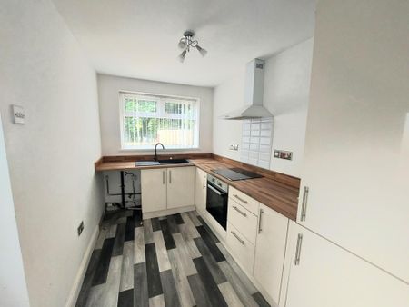 3 bedroom terraced house to rent - Photo 2