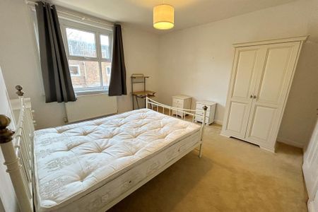 3 bedroom terraced house to rent - Photo 5
