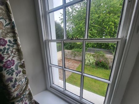 4 bedroom semi-detached house to rent - Photo 3