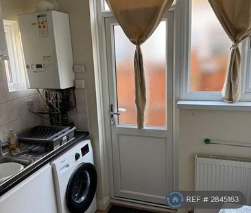 2 bedroom maisonette to rent - Photo 6