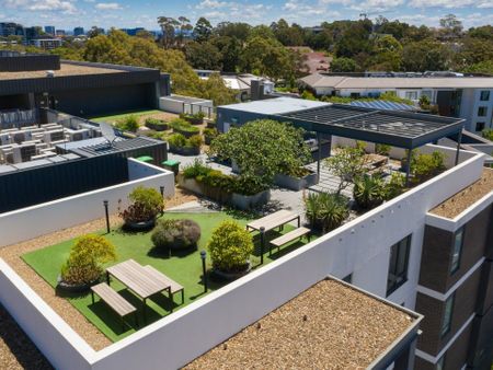 Modern 2-Bedroom Apartment in the Heart of Putney Hill - Photo 2