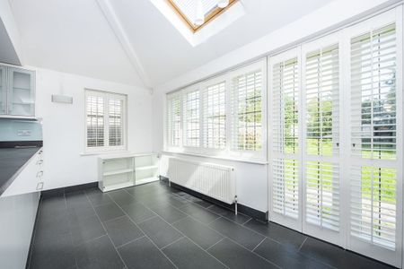 3 bedroom semi-detached house to rent - Photo 3