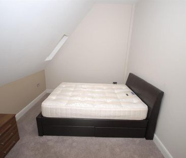 3 bedroom apartment to rent - Photo 2