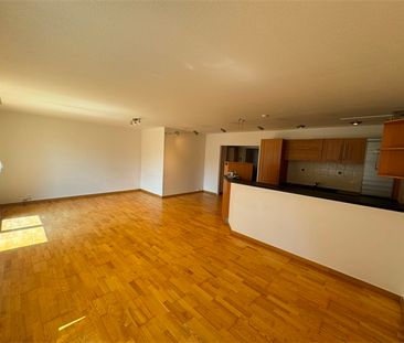 Location Appartement 3 pièces 92m² - Photo 3
