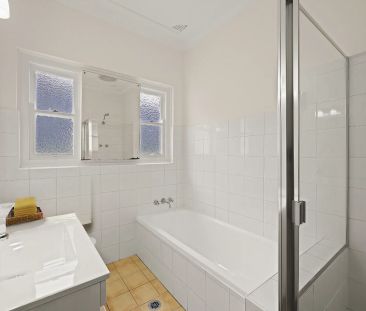 Recently renovated, spacious and light filled home - Photo 5