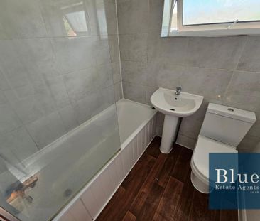 3 bedroom semi-detached house to rent - Photo 6