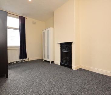 4 bedroom terraced house to rent - Photo 1