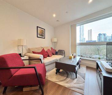 Lincoln Plaza, London - Photo 2