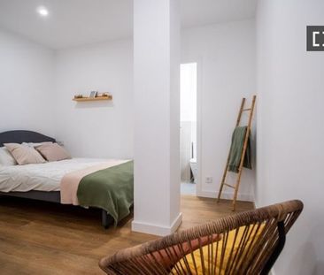 2 bedroom luxury Apartment for rent in Valencia - Photo 2