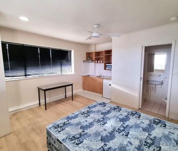 Clean and comfortable studio in St Kilda - *Open for Inspection Sat... - Photo 5