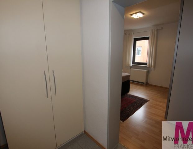 Miete inkl. Nebenkosten: 890 € pro Monat, plus Strom, plus Heizung - Photo 1