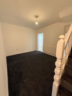 4 Bed Semi-Detached House, Golfe Road, IG1 - Photo 1