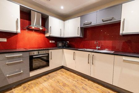 3 bedroom flat to rent - Photo 5