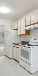 Clipper Cove Apartments - 2 Bed/2.5 Bath Townhome - NEWLY RENOVATED!!! - Photo 3