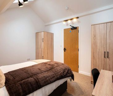 1 bedroom in a flat share to rent - Photo 5