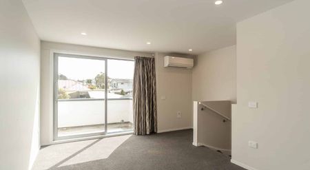 Executive Townhouse - Photo 5