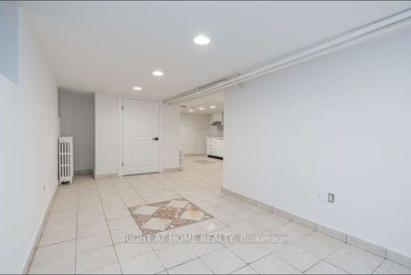 For Lease - 157 Woodycrest Avenue Unit# Basement, Toronto, Ontario - Photo 4