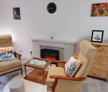 Studio Flat, Spital, AB24 - Photo 1