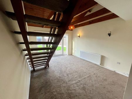 3 bedroom detached house to rent - Photo 2