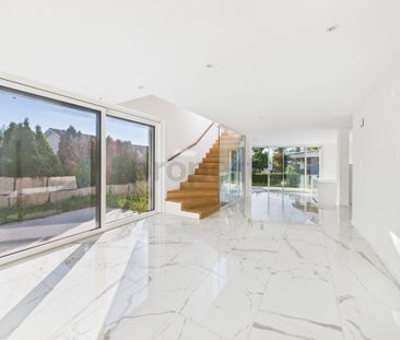 Familienfreundliches Einfamilienhaus mit sonnigem Garten und modern... - Photo 1