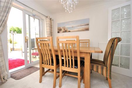 3 bedroom detached house to rent - Photo 3