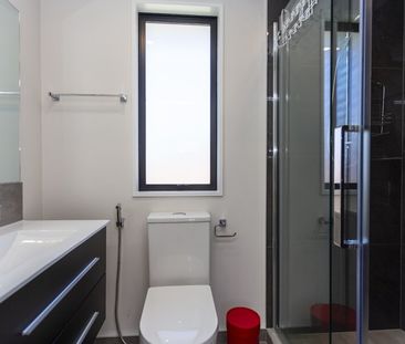 Modern 3-bedroom family home in great location! - Photo 6