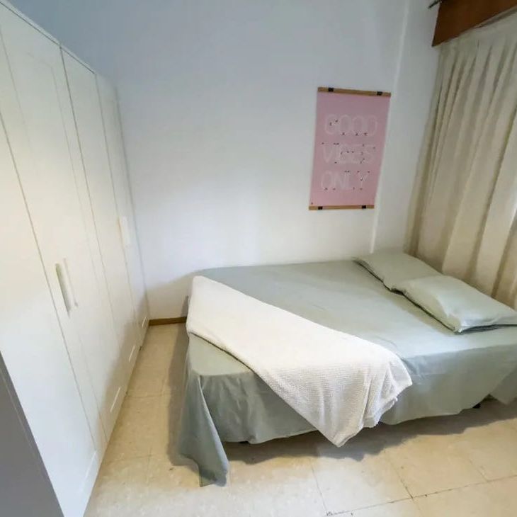 Calle Óscar Carvallo, Sevilla, Andalusia 41018 - Photo 1