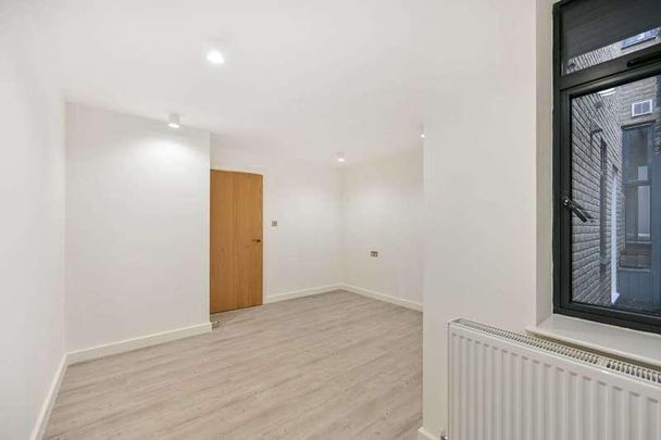 Wimbledon Hill Road, Wimbledon, SW19 - Photo 1