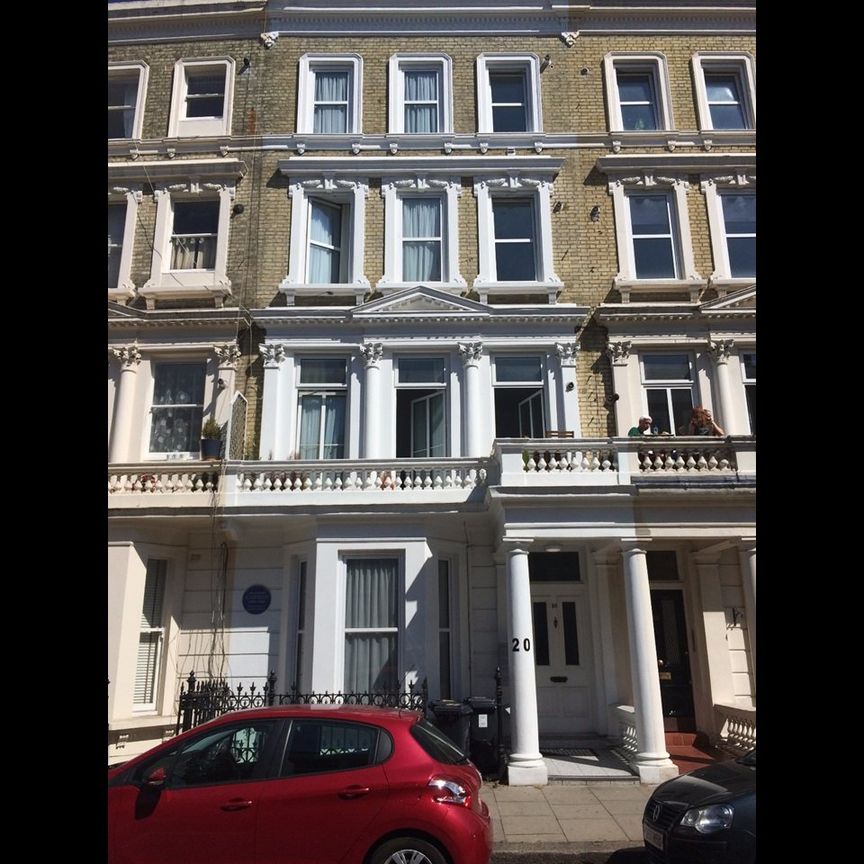 1 Bed Flat, Barons Court, W14 - Photo 1