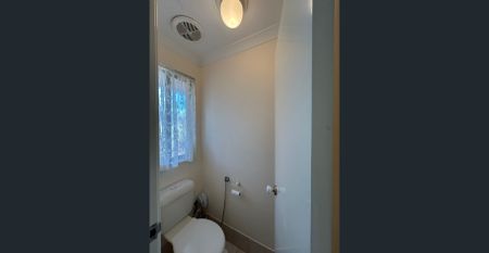 Unfurnished Spacious 4x2 Home in Canning Vale - Steps from Excelsior Primary School - Photo 4