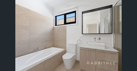 Stylish 3-Bedroom Townhouse in Keysborough - Unfurnished. - Photo 2