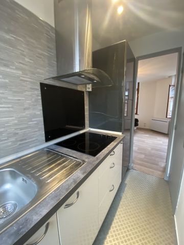 STUDIO MEUBLÉ QUARTIER SAINT ACHEUL - Photo 2