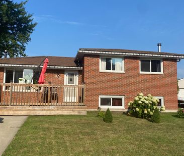 For Lease - 345 Astor Park Unit# Main level, St. Clair, Ontario - Photo 4