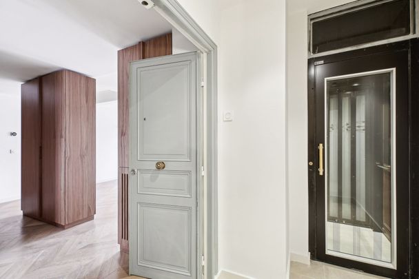 Location Appartement Paris 8 6 Pièces 253 m² - Photo 1